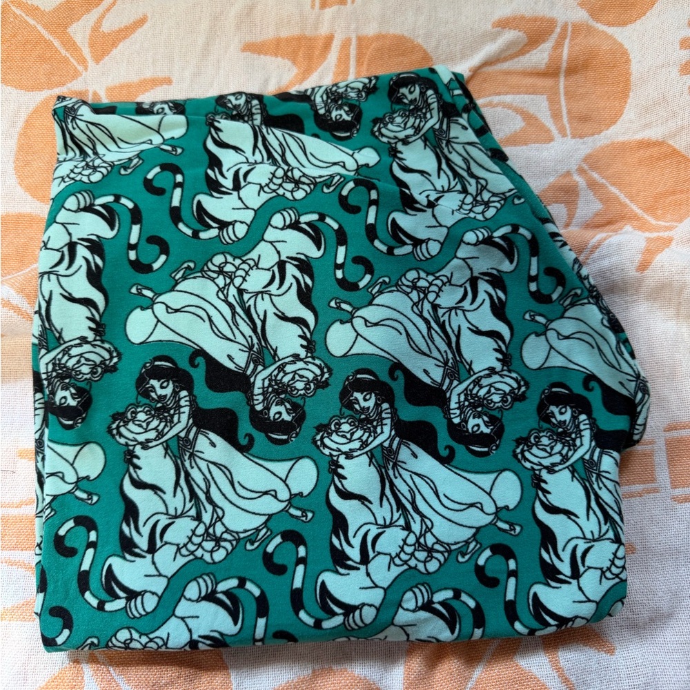 LuLaRoe Disney Aladdin Jasmine and Rajah Teal Leggings TC